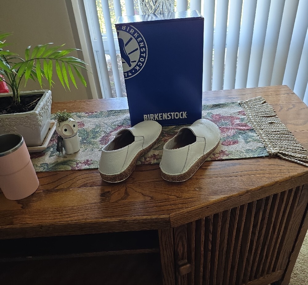 Women White Slip-On Leather Shoes - Picture 2 of 5